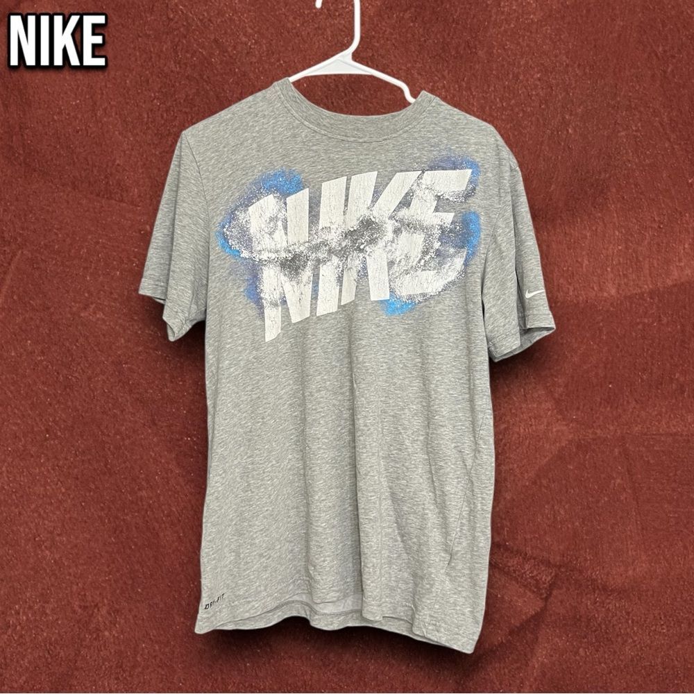 Preowned Men’s Nike Grey, White, Blue  Short Sleeve shirt - M